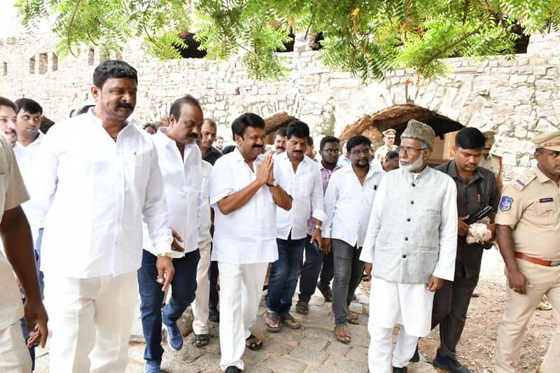 minister talasani srinivas review on golconda bonalu arrangements