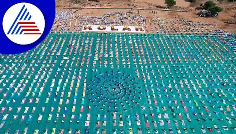 people performed Yoga Asanas on Kolara shathashrunga mountain on international yoga day gow