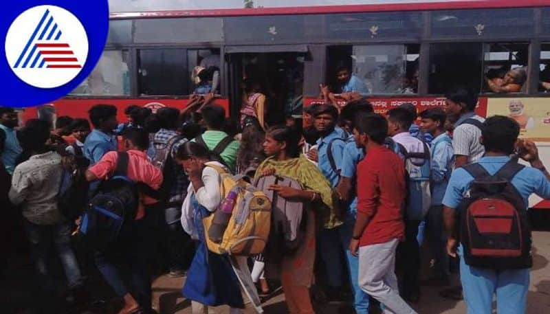 People Faces Bus Problems in Ballari grg