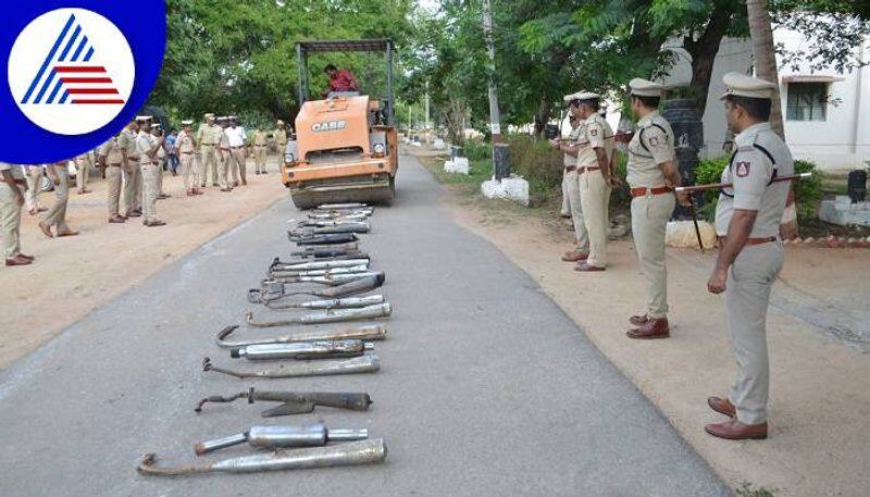 Police Destroyed the Bike Silencers in Raichur grg