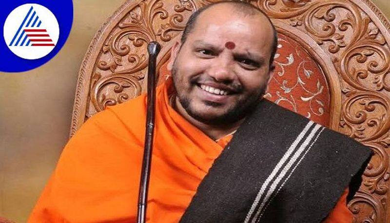 Eshwaranandapuri Swamiji Dissatisfaction About Textbook Revision in Karnataka grg