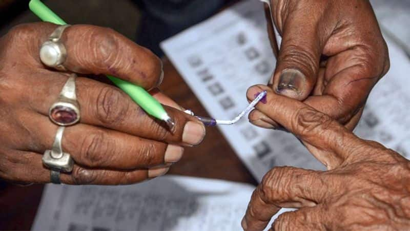 New problem for AIADMK .. Who will sign the localbody by-election form? cadres in confusion!