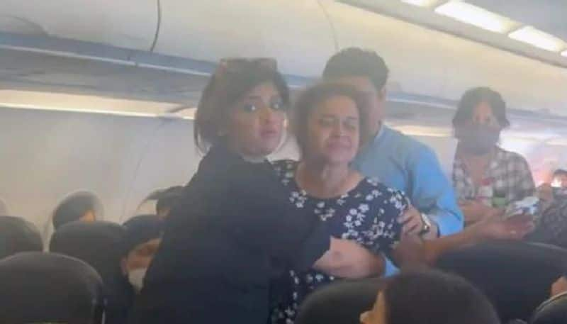 air conditioner stopped working and flight passengers fainted 