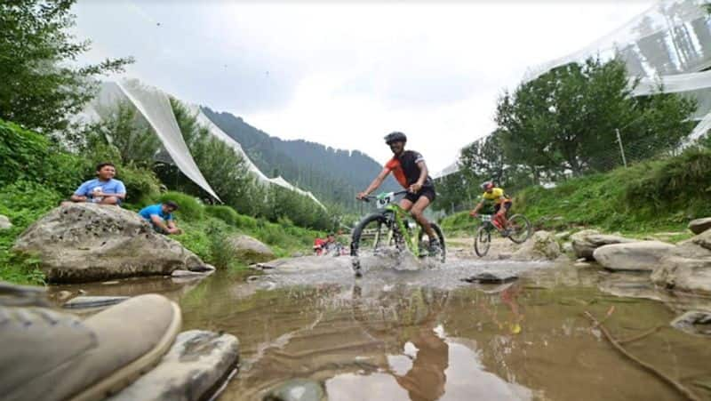 MTB Himachal mountain biking race 43 riders cover 3 5 km in final stage with narrow roads and views of apple orchids ckm