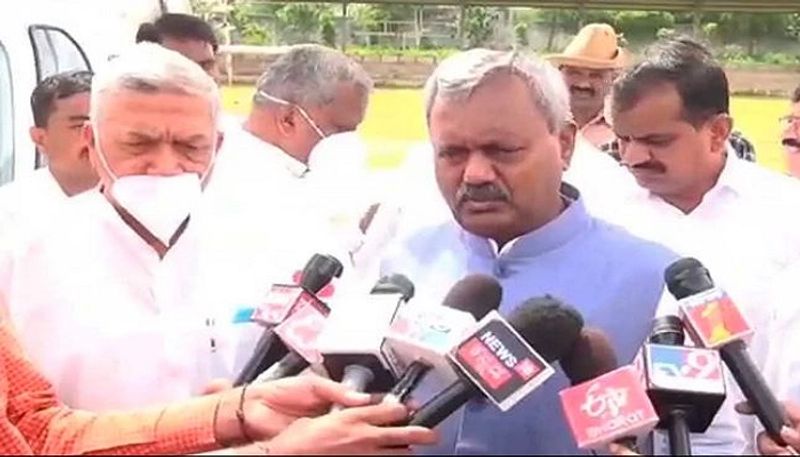 provide loans to 33 lakh farmers In Karnataka Says st somashekar rbj