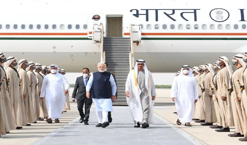 pm modi was received by uae president sheikh mohamed bin zayed al nahyan