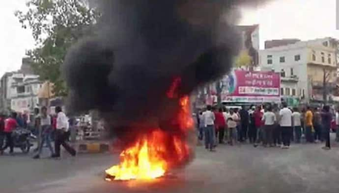 দিনের বেলা দর্জিকে কুপিয়ে খুন, অগ্নিগর্ভ উদয়পুরে বন্ধ ইন্টারনেট পরিষেবা 