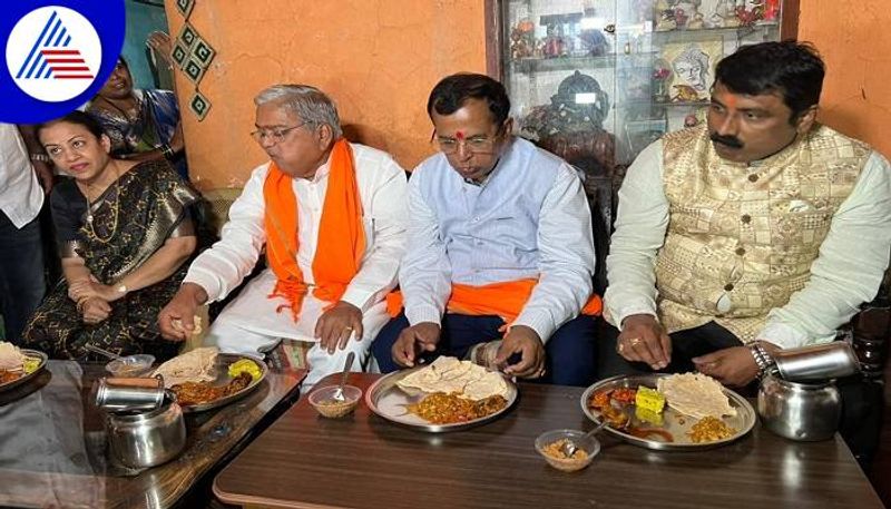 Union Minister Som Parkash Taken Food in Dalit Woman House in Belagavi grg