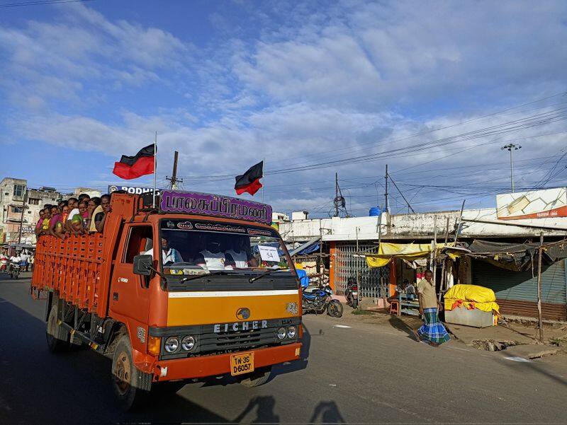 hundreds of people are transported to the stalins program venue dangerously through goods lorry