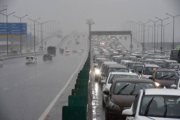 rains, in New Delhi