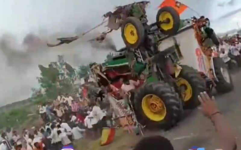 Belagavi The tug of war of tractors in the fair danger if you are not careful san