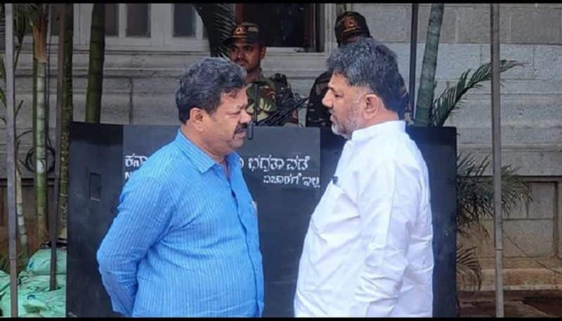 BJP MLA MP Renukacharaya And Congress President DK Shivakumar Case Infarmation rbj