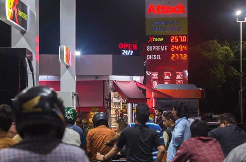 Pakistan raises petrol, Diesel, Gas prices to an all-time high: People affected by inflation