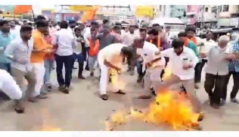 fire engulfed the three hindu activists pant During Protest In Haveri rbj