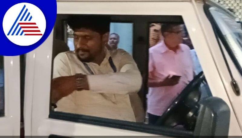 Transport Officer Drives The Car For His Driver On Sendoff At Shivamogga pod