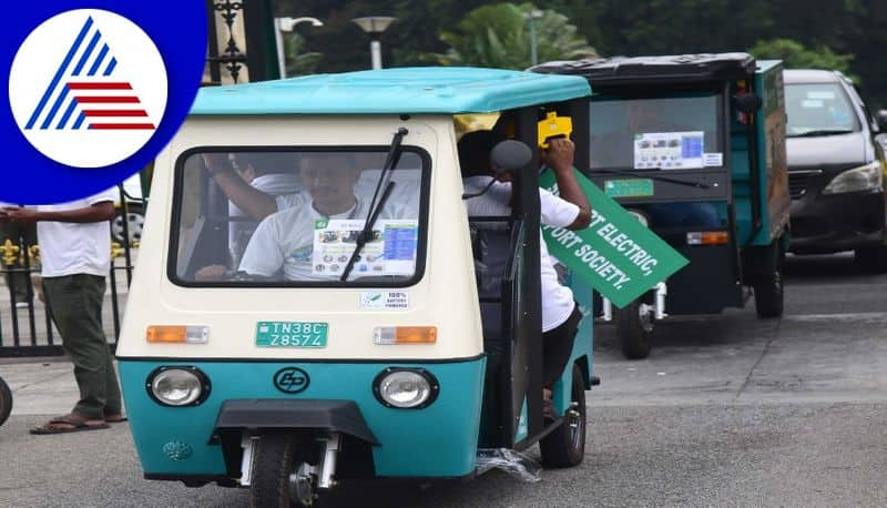 electric vehicles expo at palace ground in bengaluru gvd