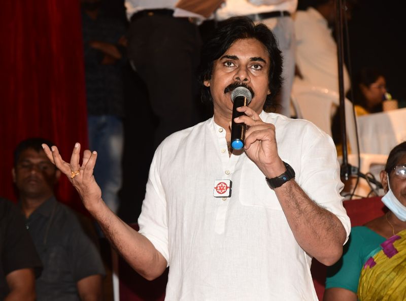 Janasena leader pawan kalyan comments on arrests of their party workers in Visakhapatnam