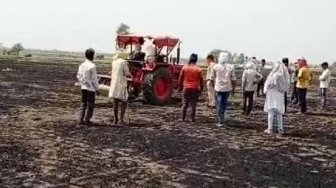  मध्य प्रदेश के गुना में आदिवासी महिला को जिंदा जलाया, लपटों से घिरी चीखती-चिल्लाती रही और वो बनाते रहे Video