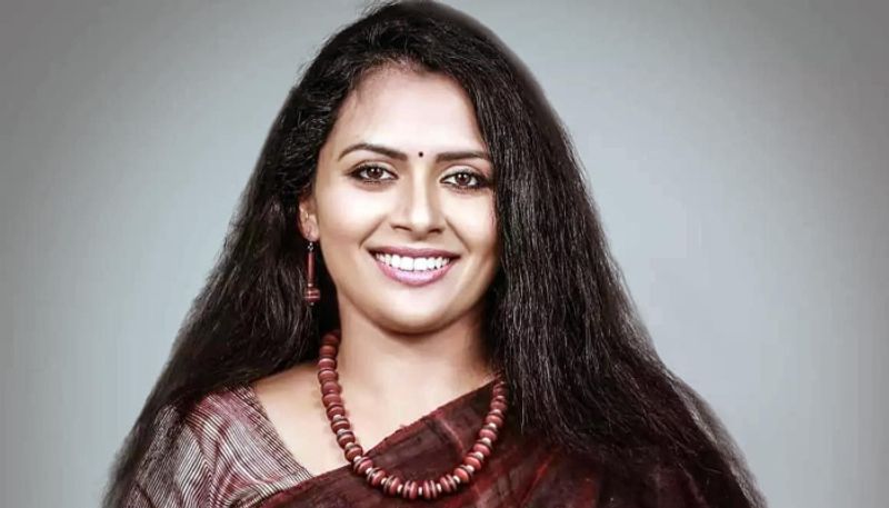 dhanya mary varghese chances of title winner in bigg boss season-4