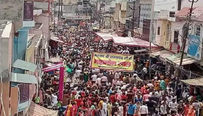 हापुड़: धूमधाम से निकली जगन्नाथ रथयात्रा, रथ को खीचनें के लिए लगी लंबी कतारें