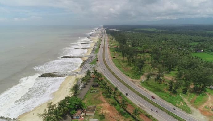 প্রবল  প্রাকৃতিক দুর্যোগে গোয়া ও মুম্বই, ধসে বন্ধ গোয়া-আনমন্দ রোড, জলে ভাসছে বাণিজ্য নগরী