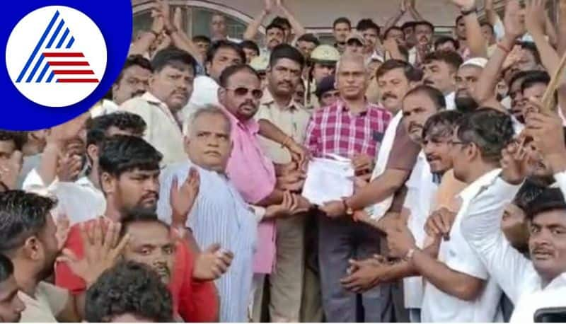 yellow board vs white board car drivers protest in bagalkote gvd