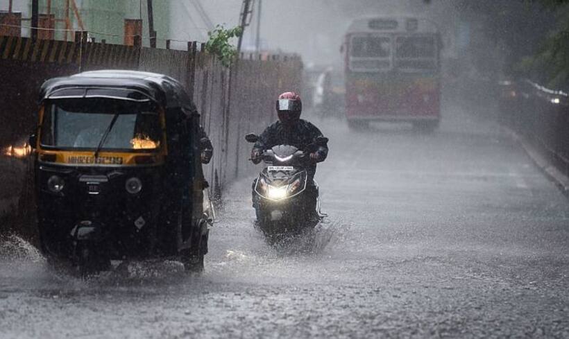 IMD issues 'Yellow alert' over heavy rains in Satara, Mahabaleshwar; Koyna dam level rises | Top updates