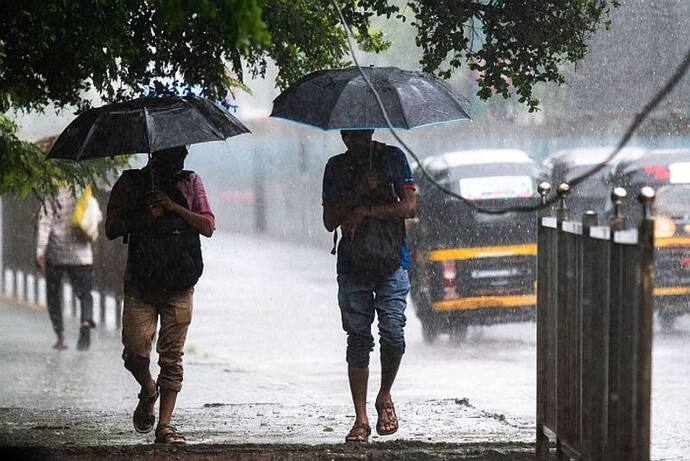 IMD issues yellow alert in Maharashtra: Thunderstorms, heavy rainfall expected