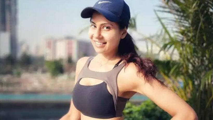 कैंसर पर बात कर रहीं एक्ट्रेस से ट्रोलर बोली  'फिर आ गईं सहानुभूति बटोरने', जवाब में एक्ट्रेस ने जमकर लताड़ा