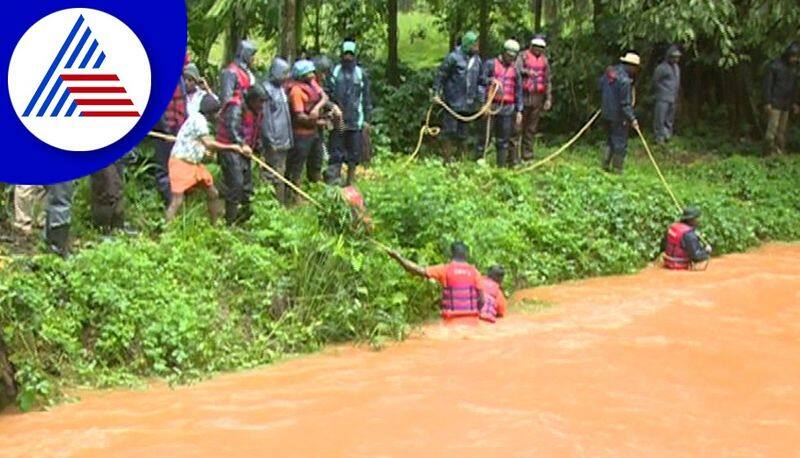 chikkamagaluru dc ramesh announced 4 days holiday for schools amid heavy rain gvd