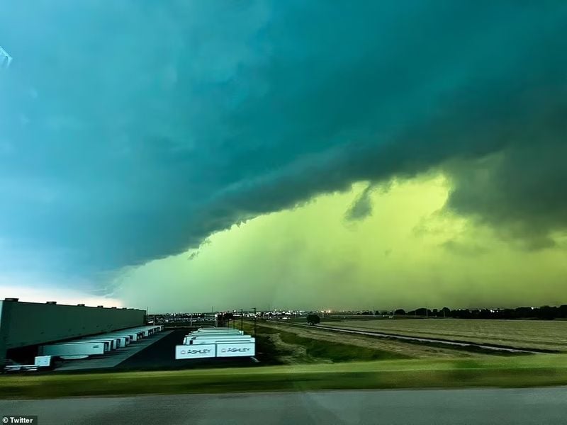 US storm turns sky green in various states