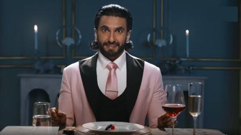 Ranveer Vs Wild : रेस्टोरेंट में बैठकर कीड़ा खाते दिखे रणवीर, फैंस बोले 'अलग ही गबरू हो जनाब आप' 