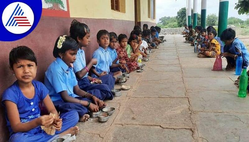 59 Students Sick After Consuming Mid Day Meal in School at Humnabad in Bidar grg 