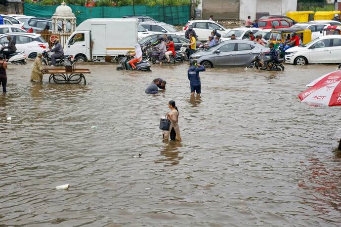 Monsoon Alert:देश के अधिकांश राज्यों में बारिश का दौर, कई जगहों पर भारी बारिश का अलर्ट, पढ़िए पूरी डिटेल्स?