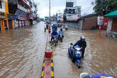 कहीं गिरे पहाड़ तो कहीं सड़कें ही नहीं बचीं, तस्वीरों में देखिए उत्तराखंड में बारिश ने मचाया तांडव