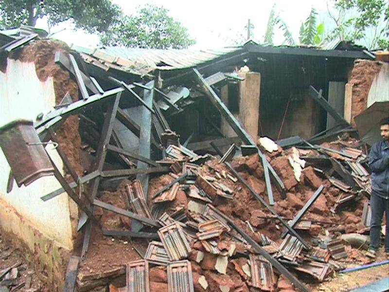 Rain Several Damages In Chikkamagaluru rbj