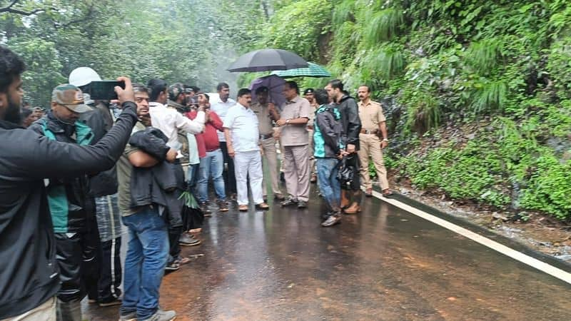 Home Minister Araga Jnanendra Visits hill collapsed Spot At agumbe ghat rbj