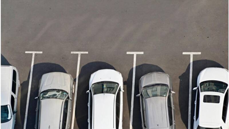 Abu Dhabi announces change in free parking and toll days