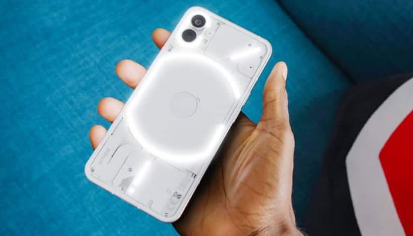 Nothing Phone (1) users face display issue, some raise complaint about late deliveries
