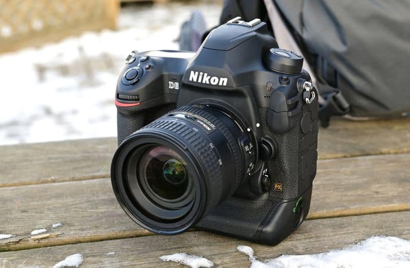 Nikon says it is getting out of DSLR camera market