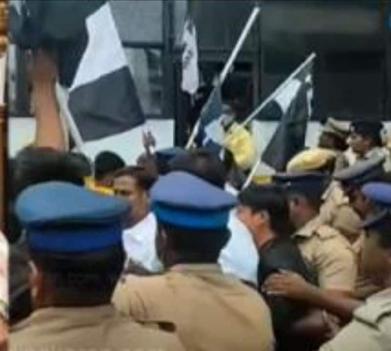 Black flag protest against the governor..  outside Madurai Kamaraj University.