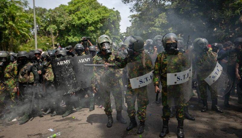 Sri Lankan Crisis: Military crackdown on protesters could worsen situation, warn experts snt