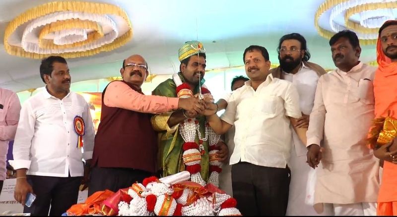 devadurga BJP MLA K Shivanagowda Nayak Celebrates his 45th Birthday In Manvi rbj