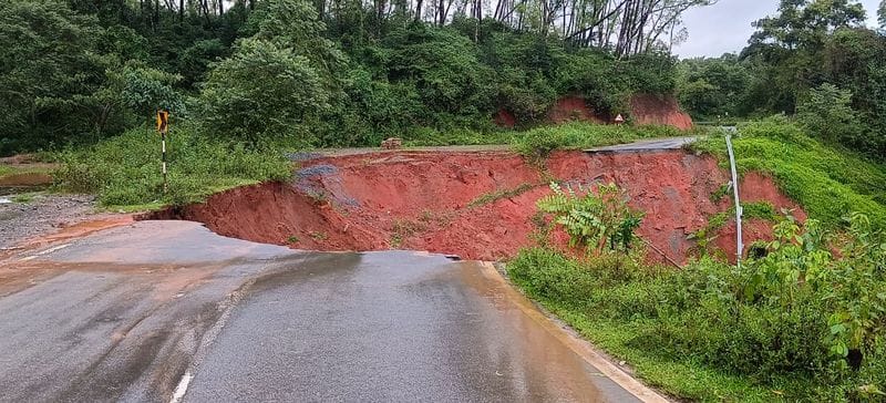 Road crack fourth turn agumbe rav