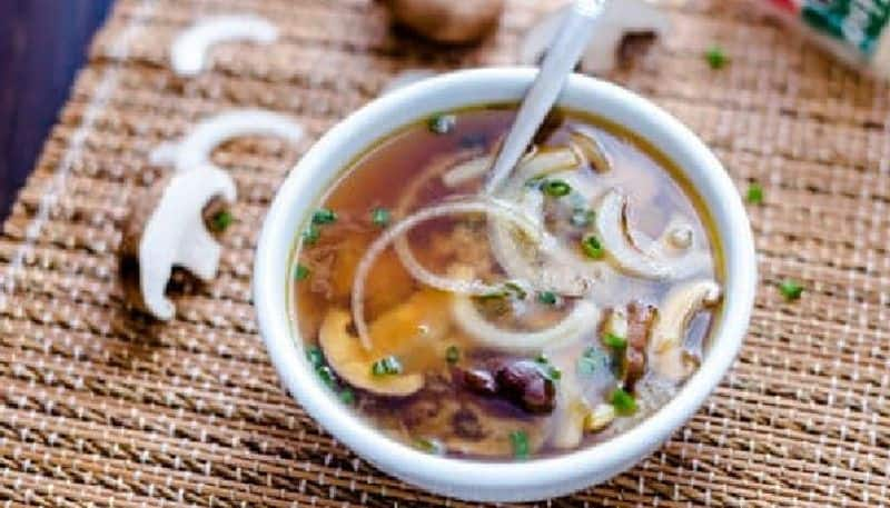 Soup is a home remedy for sinus problems during rainy season