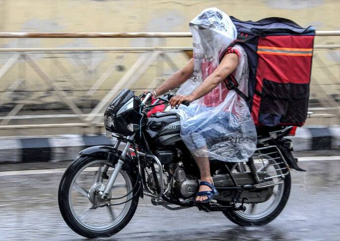 Monsoon Update: गुजरात, विदर्भ, गोवा, मध्य प्रदेश सहित कई राज्यों में भारी बारिश का अलर्ट, ये है पूरी डिटेल्स