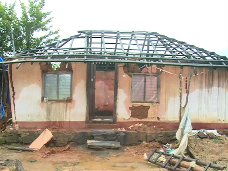 Chikkamagaluru Peoples Worried For House Collapses From Rain rbj