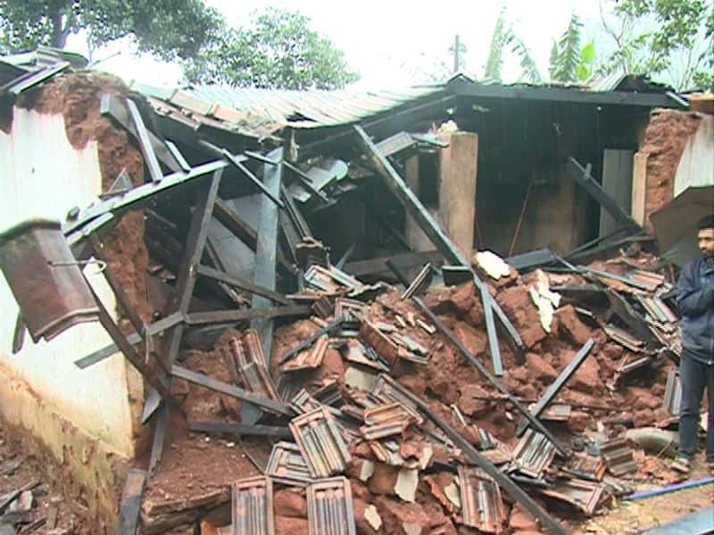 Chikkamagaluru Peoples Worried For House Collapses From Rain rbj