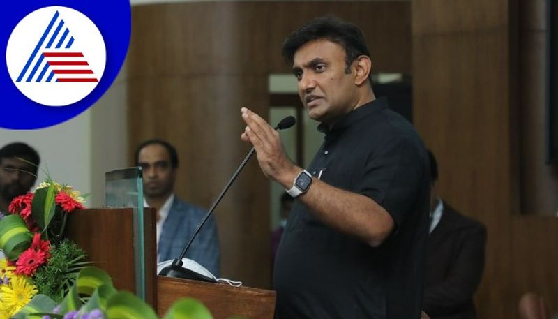 Dr Sudhakar K