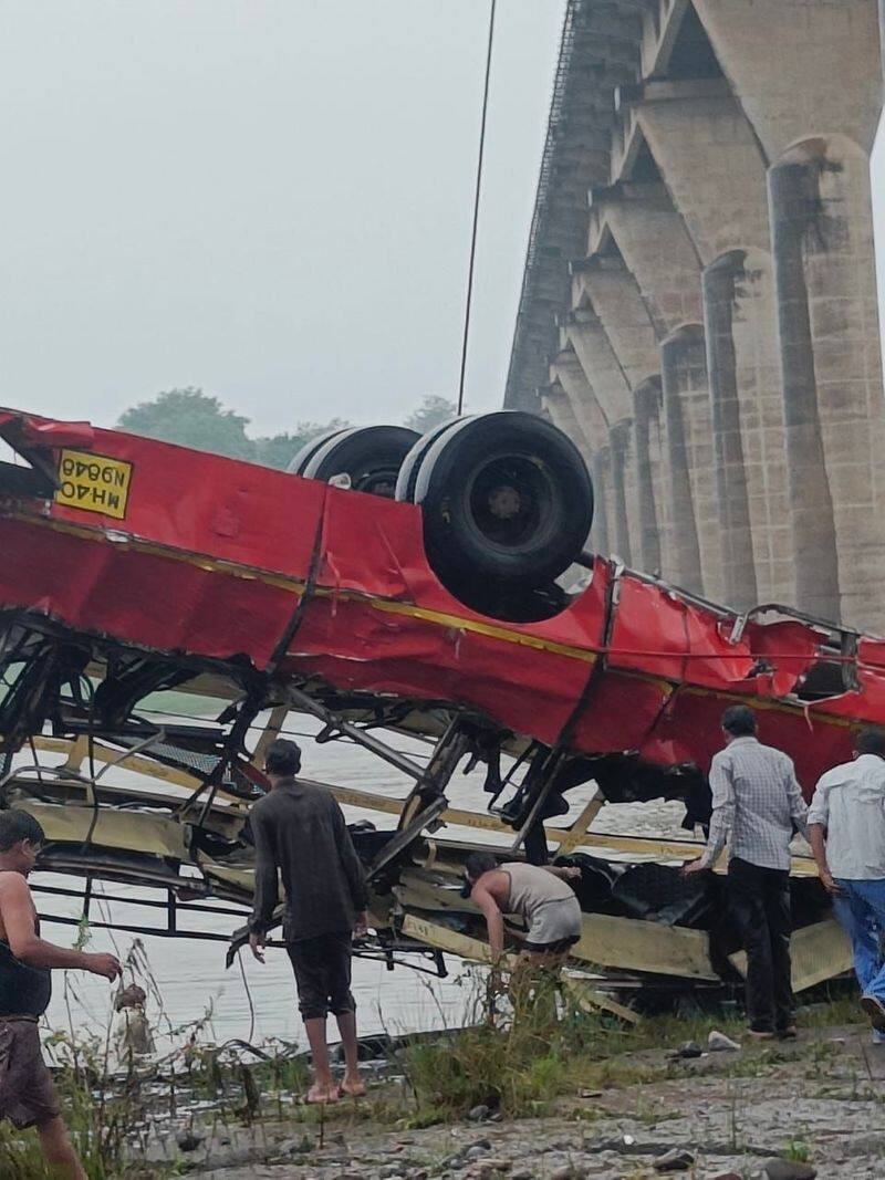 Indore to Pune bound bus falls into Narmada river 